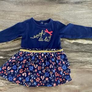 Crown and Ivy Blue Dress- 2piece set
Floral and Gold Accents! Size 12 Months